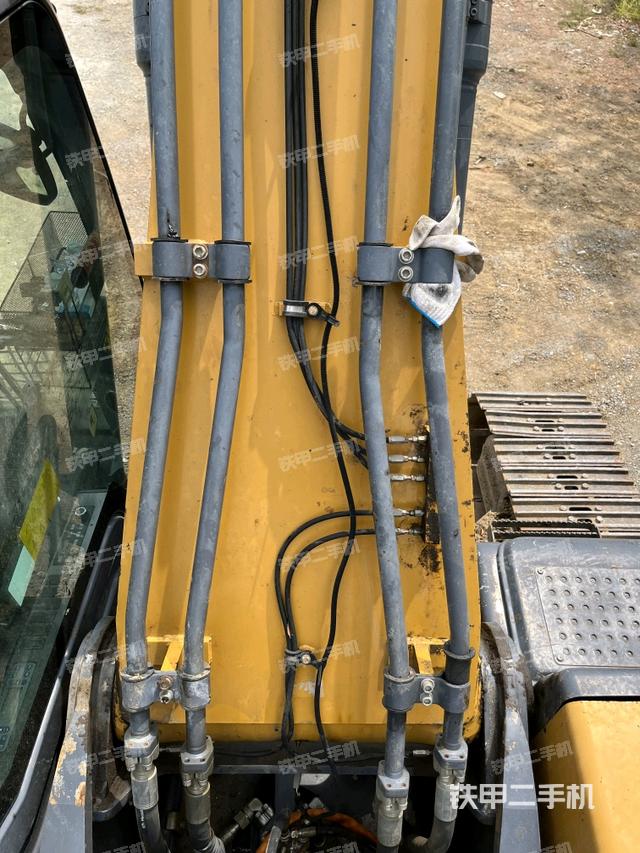 大臂背部俯視（工作和回轉(zhuǎn)裝置）