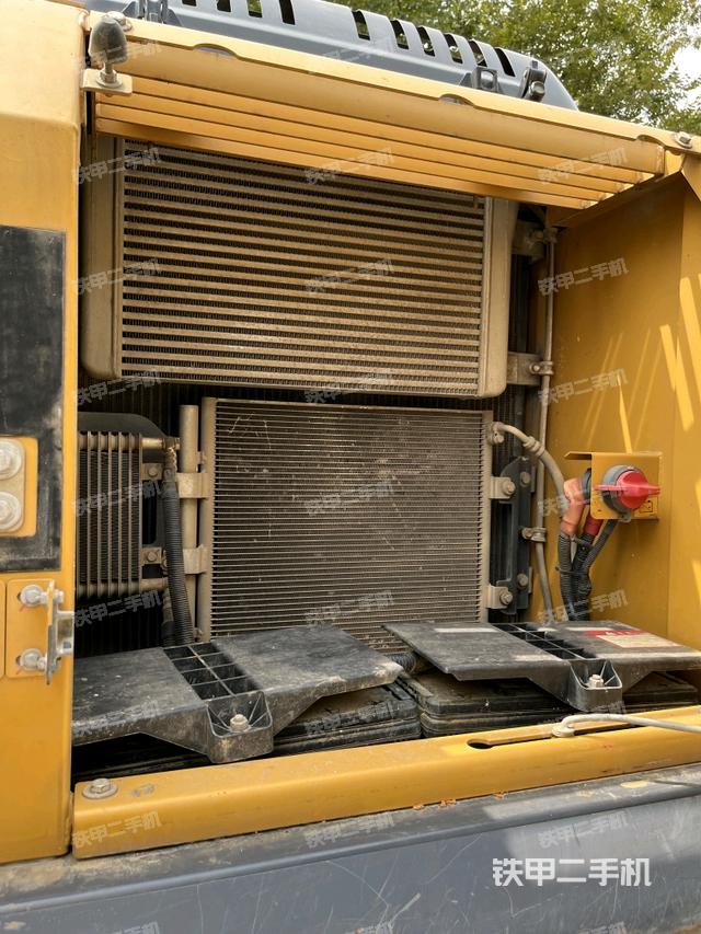 散熱器正面（大件艙室）