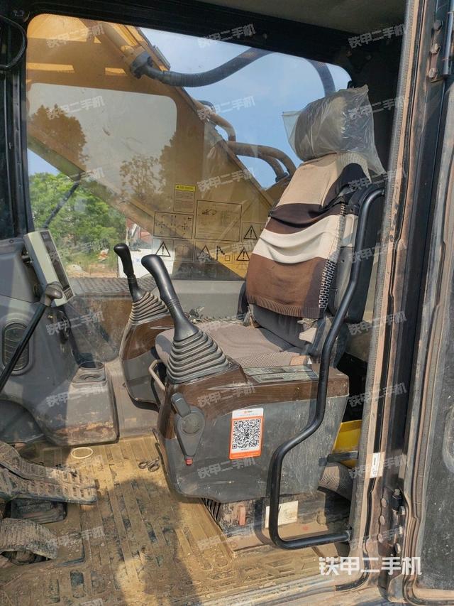 座椅左側(cè)控制臺/音響/含左手柄（駕駛室部分）