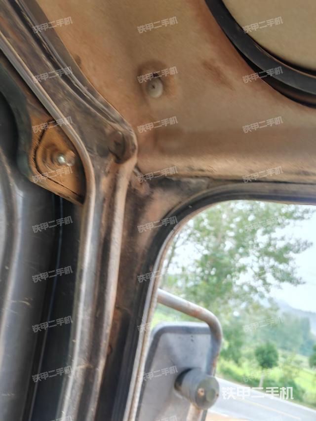 頂棚整體(駕駛室部分) 頂棚整體(駕駛室部分)