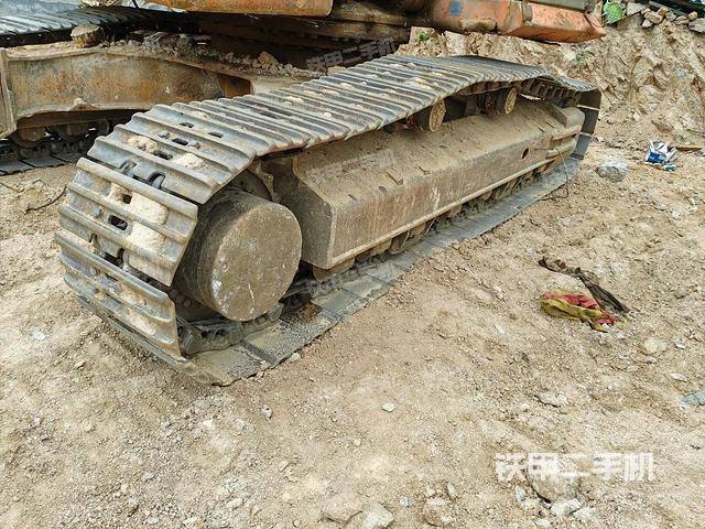 右側(cè)履帶整體(行走機構(gòu)) 右側(cè)履帶整體(行走機構(gòu))