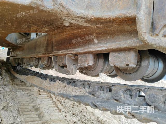 左側(cè)行走馬達(dá)蓋板(行走機構(gòu)) 左側(cè)行走馬達(dá)蓋板(行走機構(gòu))