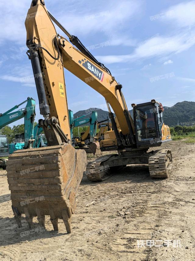 三一重工SY245H挖掘機(jī)