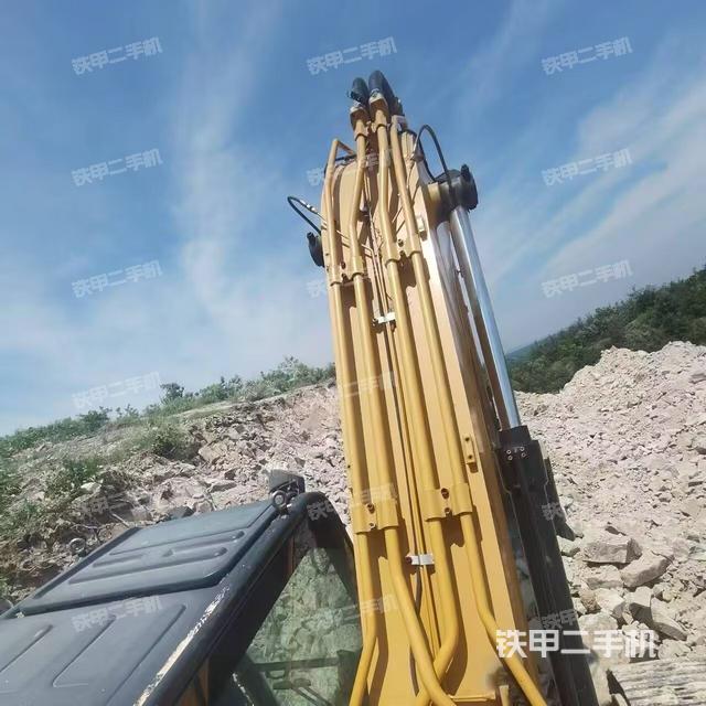 大臂背部俯视（工作和回转装置）