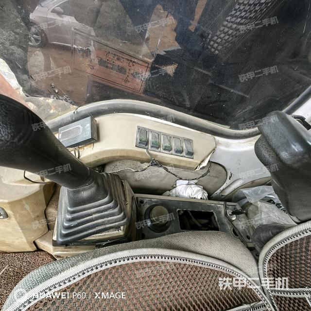 座椅右側(cè)控制臺/鑰匙門/油門/含右手柄（駕駛室部分）