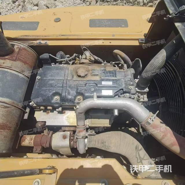 发动机室（上车部件）