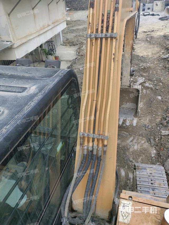 駕駛室頂部（整機(jī)外觀）