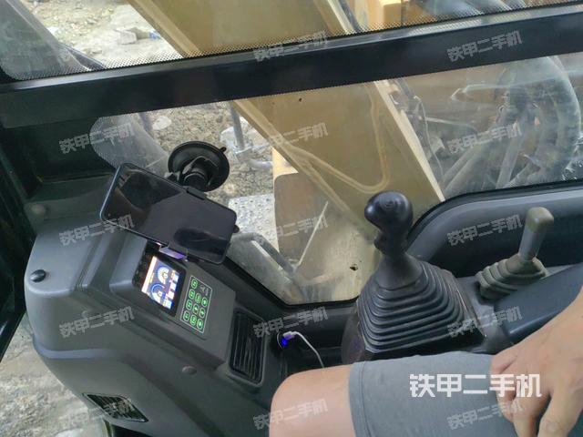 駕駛室整體（整機(jī)外觀）