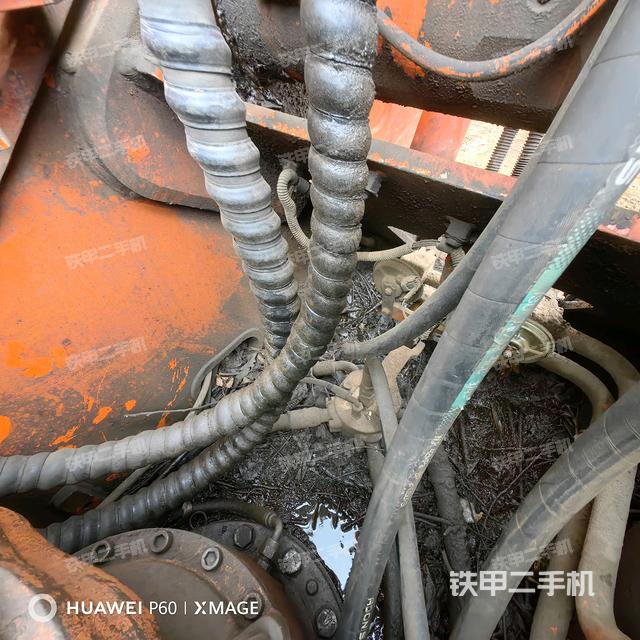 中央回轉(zhuǎn)接頭特寫（上車部件）