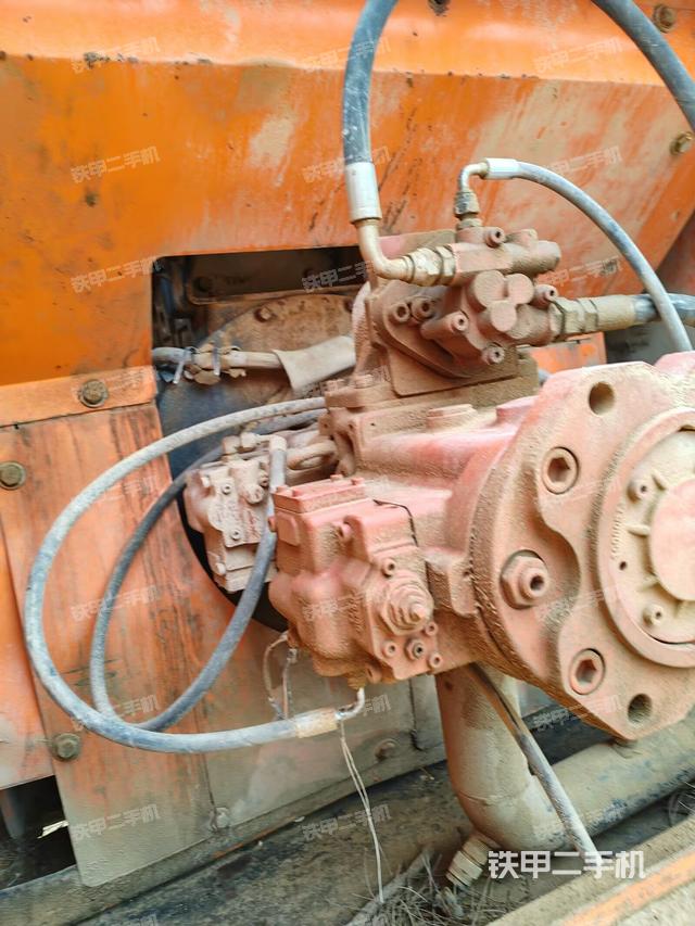 液壓泵斜45?左(大件艙室) 液壓泵斜45?左(大件艙室)