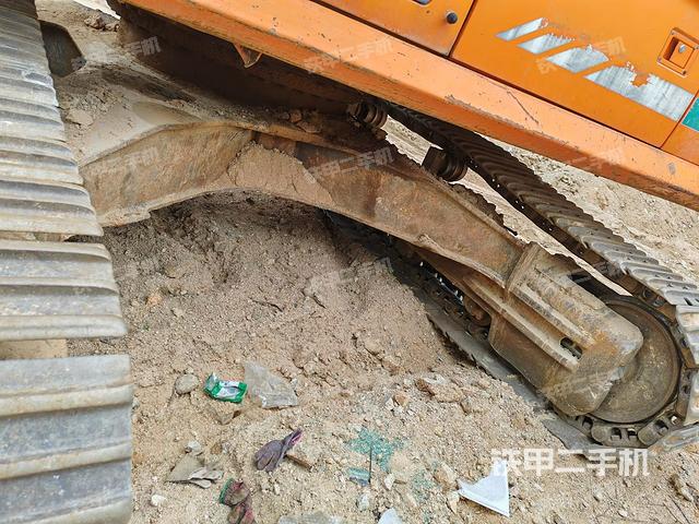 轉(zhuǎn)盤和下車架正前(工作和回轉(zhuǎn)裝置) 轉(zhuǎn)盤和下車架正前(工作和回轉(zhuǎn)裝置)