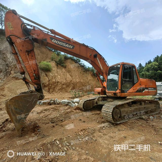 斗山DH225LC-7挖掘機(jī)