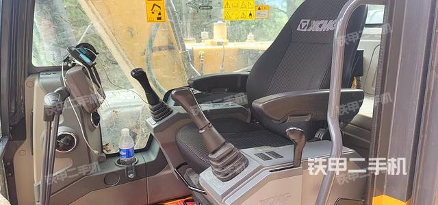 駕駛室整體（整機(jī)外觀）