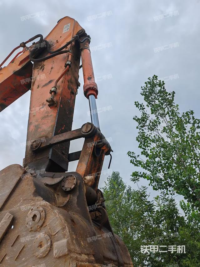 小臂整體右前(工作和回轉(zhuǎn)裝置) 小臂整體右前(工作和回轉(zhuǎn)裝置)