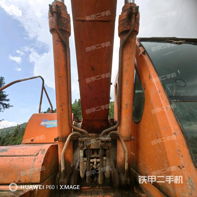 大臂油缸整體?豎拍（工作和回轉(zhuǎn)裝置）