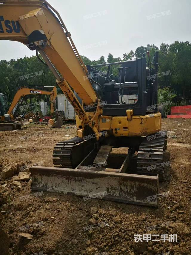 小松PC27MR-3挖掘机
