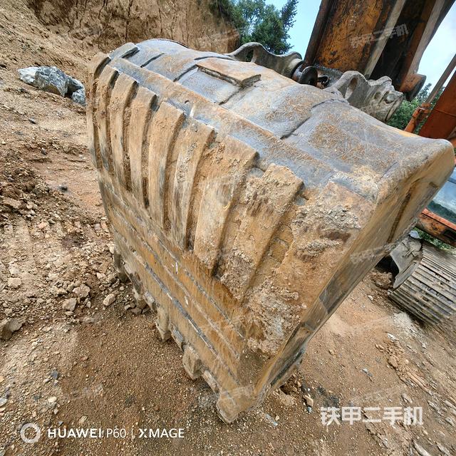 鏟斗右后整體（工作和回轉(zhuǎn)裝置）