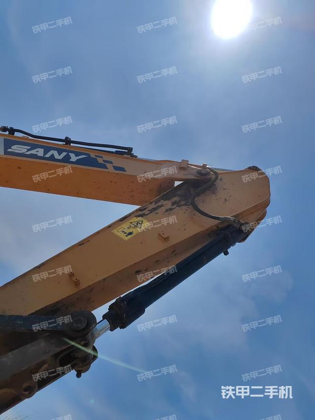 小臂整体左后（工作和回转装置）