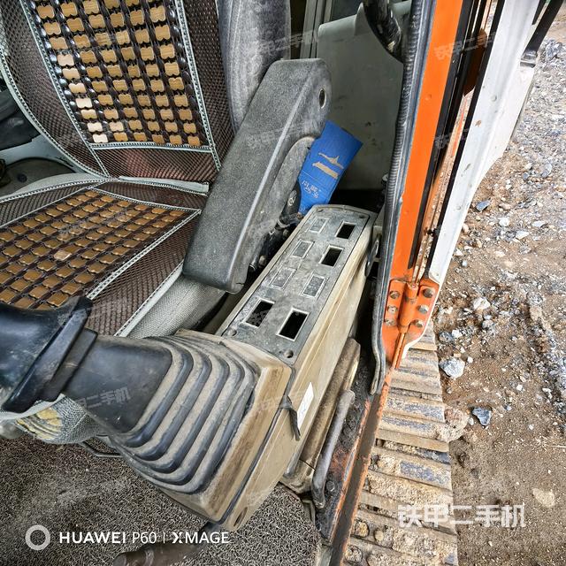 座椅左側(cè)控制臺/音響/含左手柄（駕駛室部分）