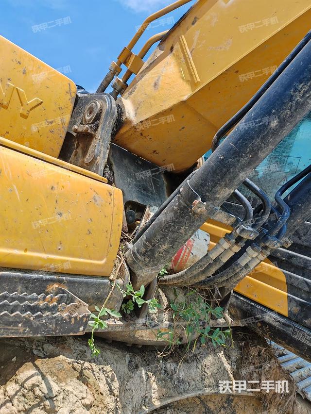 大臂根部 斜视（工作和回转装置）