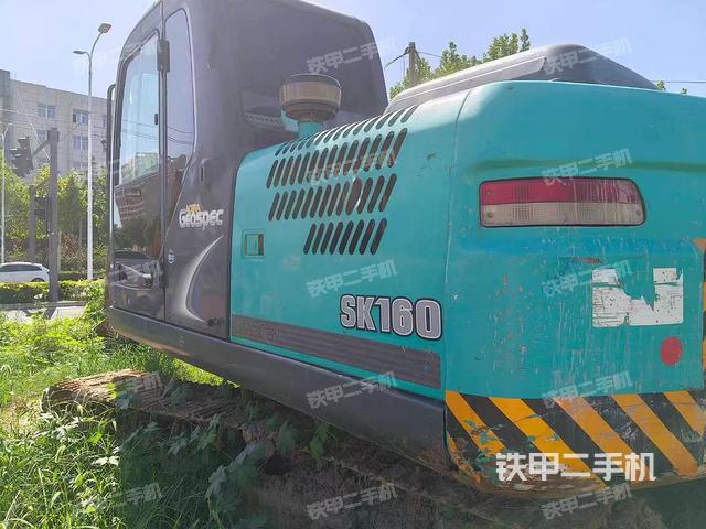 神钢SK130-8挖掘机