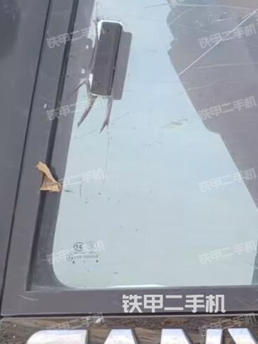 后窗玻璃角标（驾驶室部分）