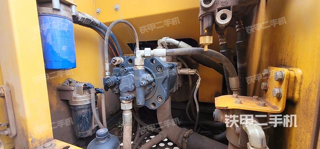 液壓泵艙室正面整體（整機(jī)外觀）