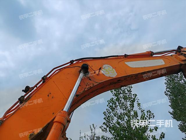 大臂整體?右側(cè)(工作和回轉(zhuǎn)裝置) 大臂整體?右側(cè)(工作和回轉(zhuǎn)裝置)