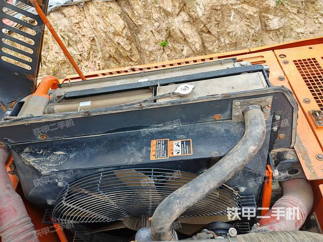 水箱+風(fēng)扇特寫(上車部件) 水箱+風(fēng)扇特寫(上車部件)