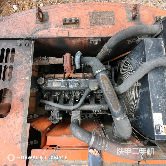 發(fā)動(dòng)機(jī)室（上車部件）