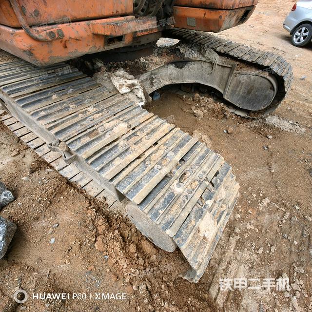 轉(zhuǎn)盤和下車架正前（工作和回轉(zhuǎn)裝置）