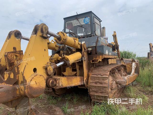 山推SD32标准型推土机