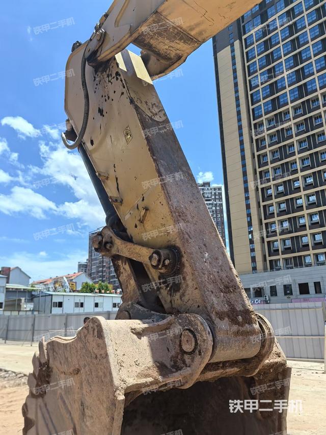 大臂油缸整體?豎拍（工作和回轉(zhuǎn)裝置）