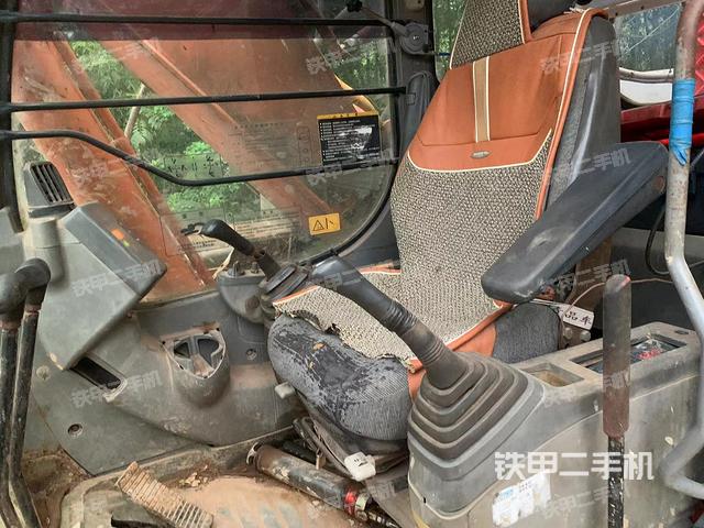 駕駛室整體（整機(jī)外觀）