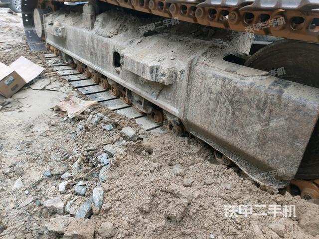 左側(cè)履帶整體?(行走機構(gòu)) 左側(cè)履帶整體?(行走機構(gòu))