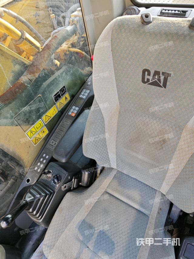 座椅右側(cè)控制臺/鑰匙門/油門/含右手柄（駕駛室部分）