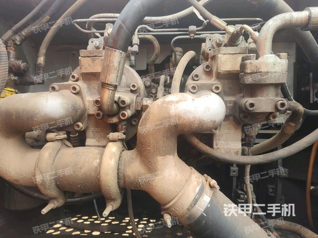 液壓泵斜45?左(大件艙室) 液壓泵斜45?左(大件艙室)