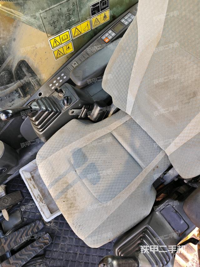 座椅左側(cè)控制臺/音響/含左手柄（駕駛室部分）