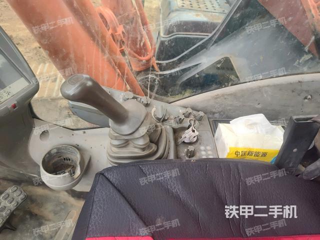 座椅左側(cè)控制臺/音響/含左手柄(駕駛室部分) 座椅左側(cè)控制臺/音響/含左手柄(駕駛室部分)