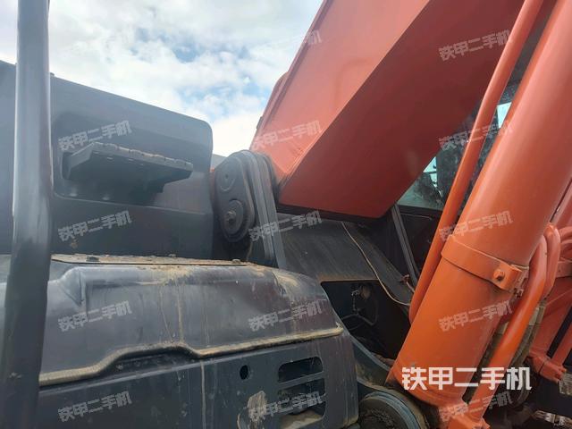 大臂根部?斜視(工作和回轉(zhuǎn)裝置) 大臂根部?斜視(工作和回轉(zhuǎn)裝置)