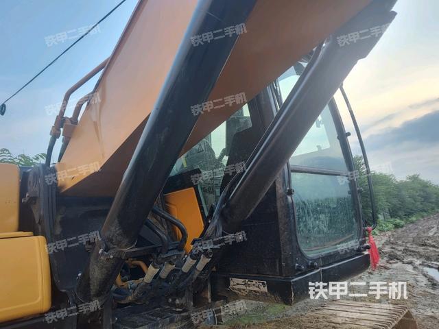 大臂油缸整體?豎拍（工作和回轉(zhuǎn)裝置）