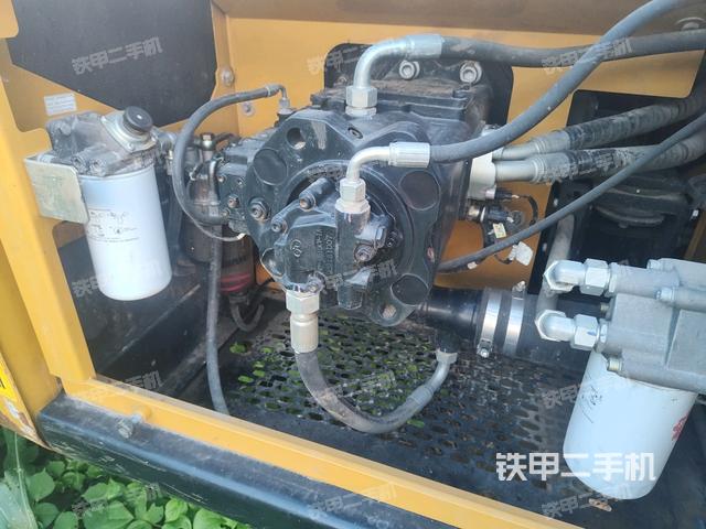 液壓泵斜45?左（大件艙室）