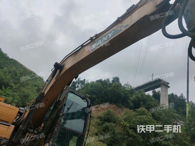 大臂油缸整體?豎拍(工作和回轉(zhuǎn)裝置) 大臂油缸整體?豎拍(工作和回轉(zhuǎn)裝置)