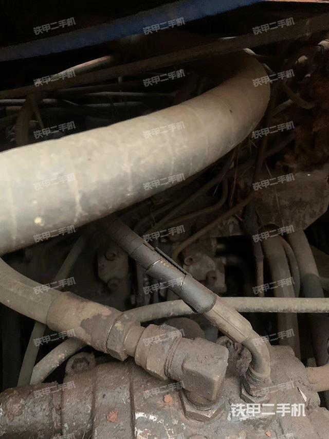 回轉(zhuǎn)馬達(dá)和主控閥（整機(jī)外觀）