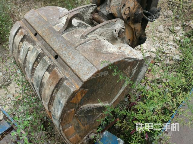 小臂整體左后(工作和回轉(zhuǎn)裝置) 小臂整體左后(工作和回轉(zhuǎn)裝置)