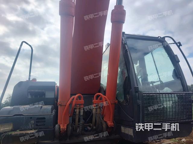 大臂油缸整體?豎拍(工作和回轉(zhuǎn)裝置) 大臂油缸整體?豎拍(工作和回轉(zhuǎn)裝置)