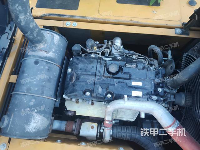 發(fā)動(dòng)機(jī)室（上車部件）