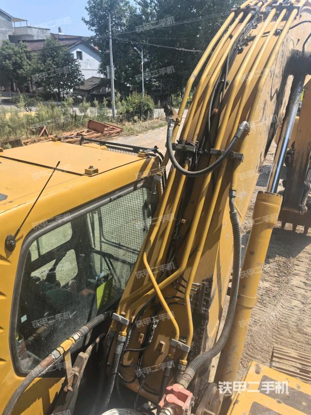 大臂背部俯視（工作和回轉(zhuǎn)裝置）