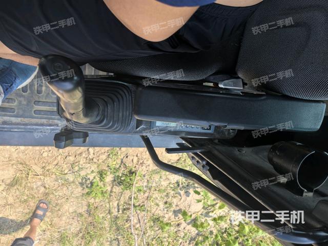 座椅左側(cè)控制臺/音響/含左手柄（駕駛室部分）