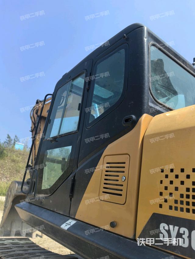 駕駛室左后45度（駕駛室部分）